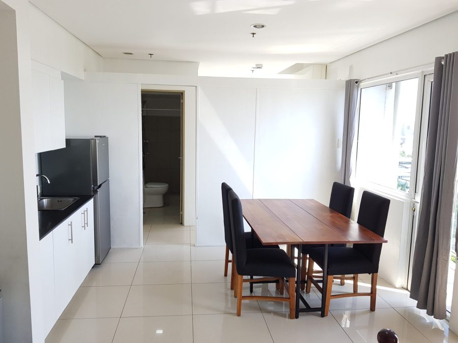 For Sale : 1 Bedroom Deluxe End with Balcony in Breeze Residences Pasay — 3