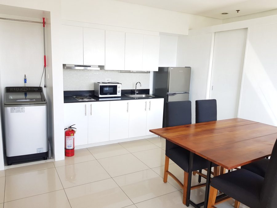 For Sale : 1 Bedroom Deluxe End with Balcony in Breeze Residences Pasay — 2