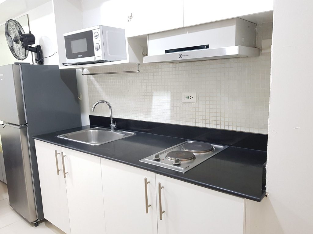 For Sale : 1 Bedroom Unit with Balcony in Breeze Residences Pasay