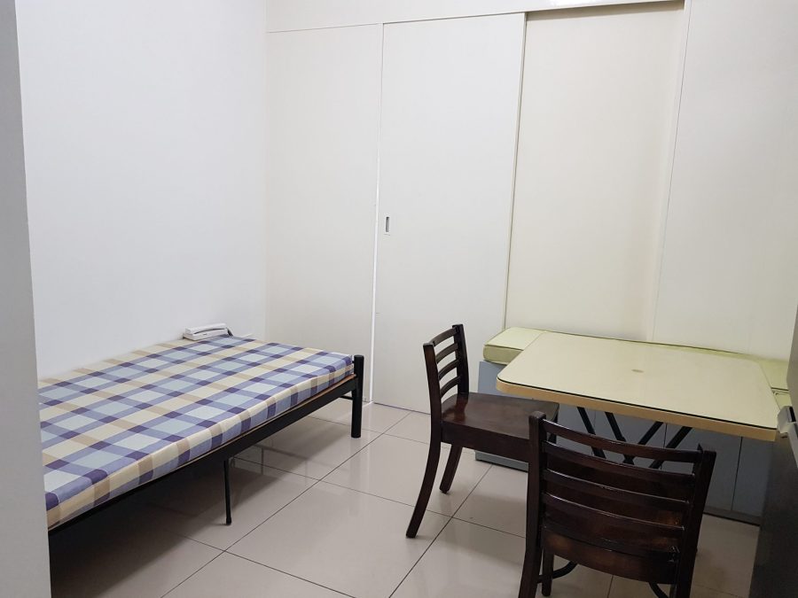 For Sale : 1 Bedroom Unit with Balcony in Breeze Residences Pasay — 3