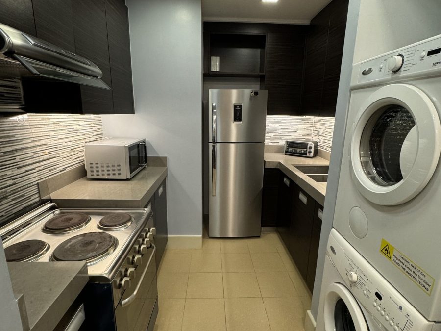 1BR Edades Rockwell Makati — 3