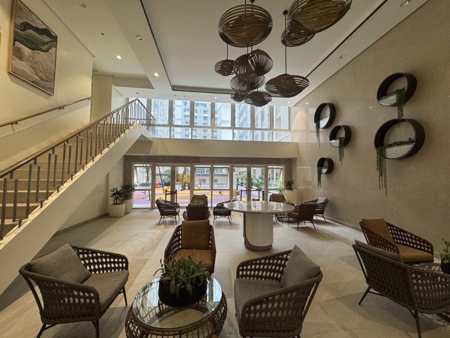 1BR with Balcony Park Mckinley West Taguig For Sale or For Rent