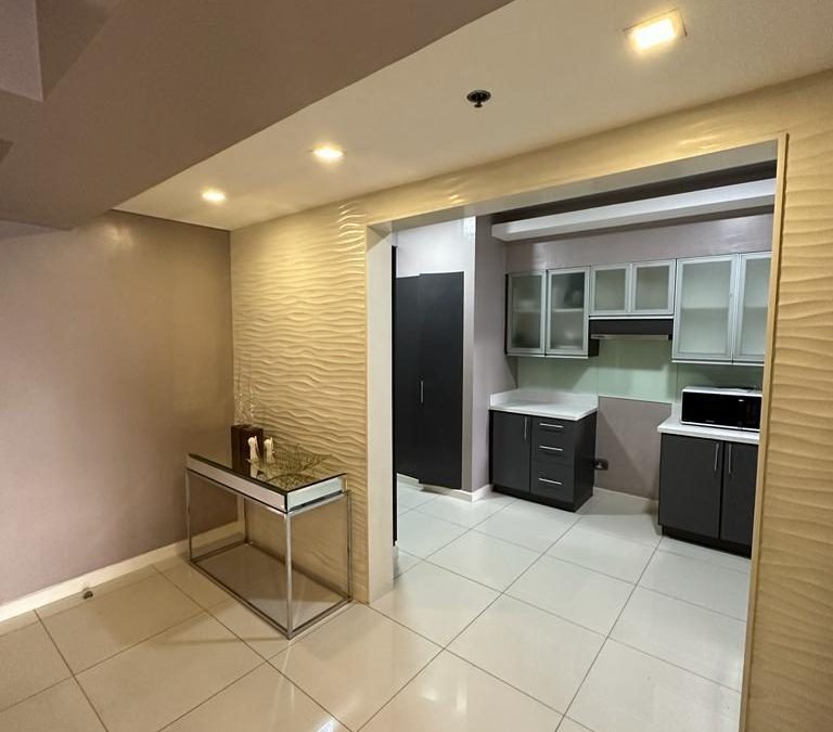 1BR Senta, Legazpi Village Makati For Sale — 2