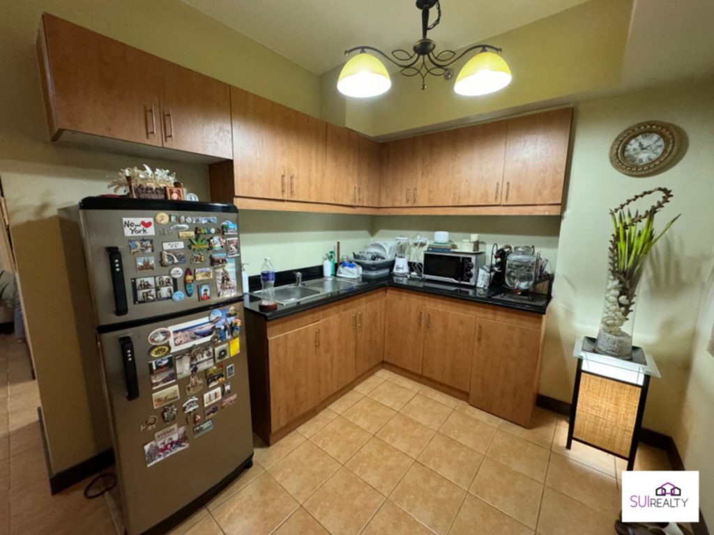 Fitted condominium kitchen